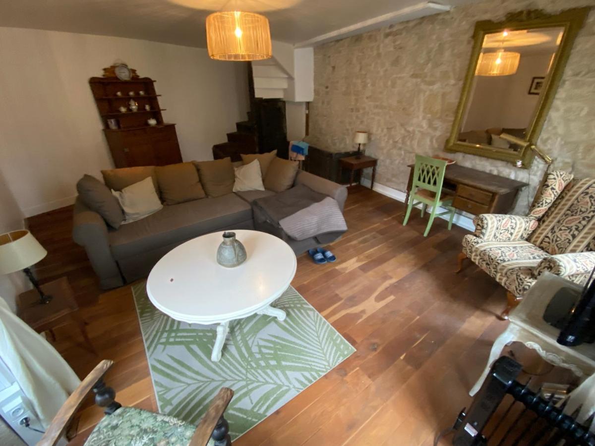 Petit Chateau Melay Melay  Esterno foto